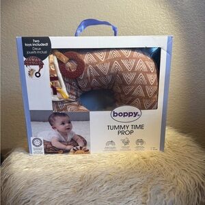 BOPPY Tummy Time Prop Pillow        LIKE NEW!